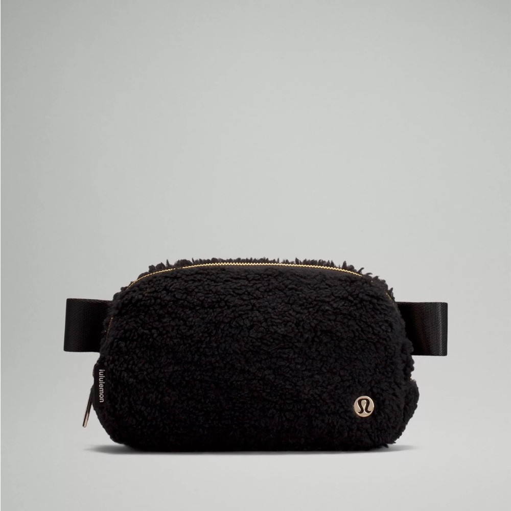 Lululemon FLEECE Everywhere Belt Bag 1L Black - NWT